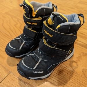 Boys winter boots